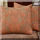 DN05. Décor pillows. 